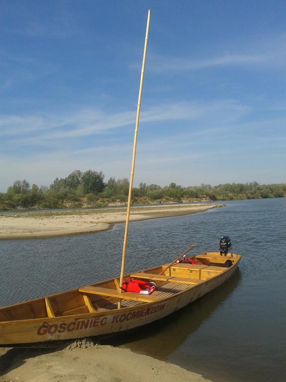 مبيت وإفطار ساندومييش Gosciniec Kocmierzow المظهر الخارجي الصورة