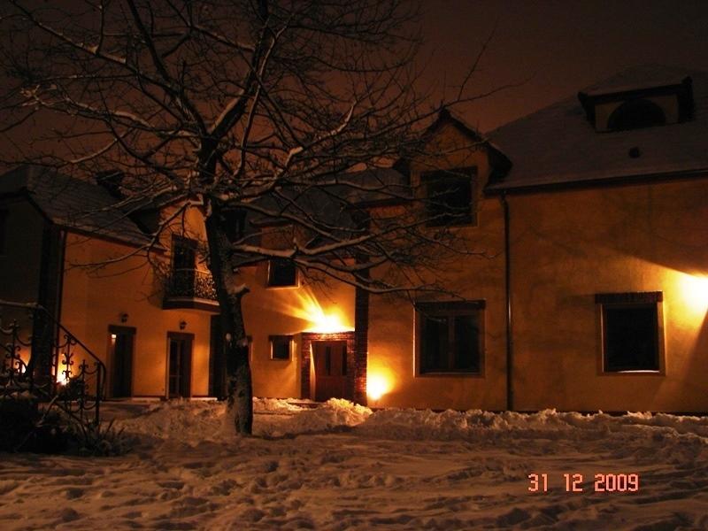 مبيت وإفطار ساندومييش Gosciniec Kocmierzow المظهر الخارجي الصورة