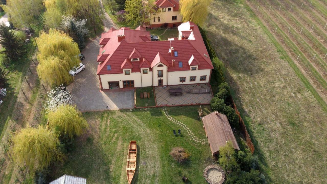 مبيت وإفطار ساندومييش Gosciniec Kocmierzow المظهر الخارجي الصورة